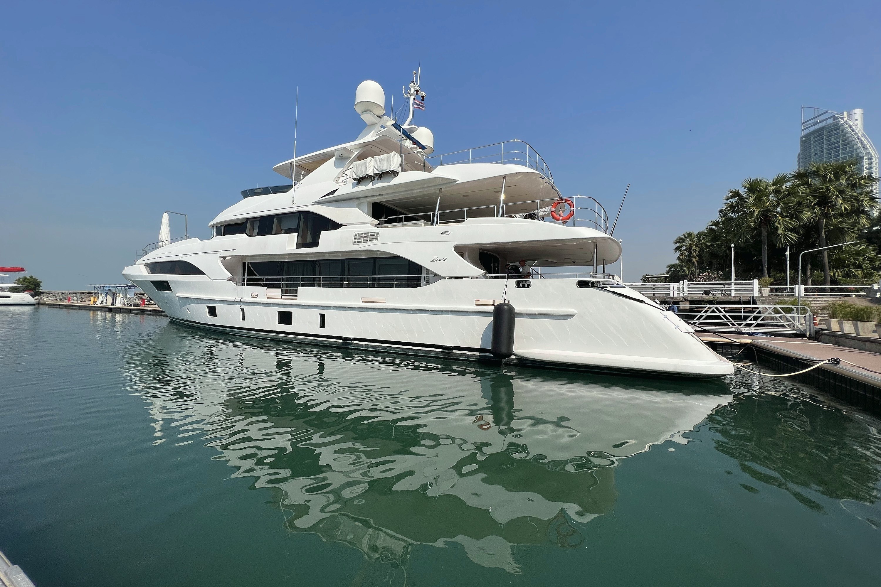 40 m aluminium motor yacht in South Korea