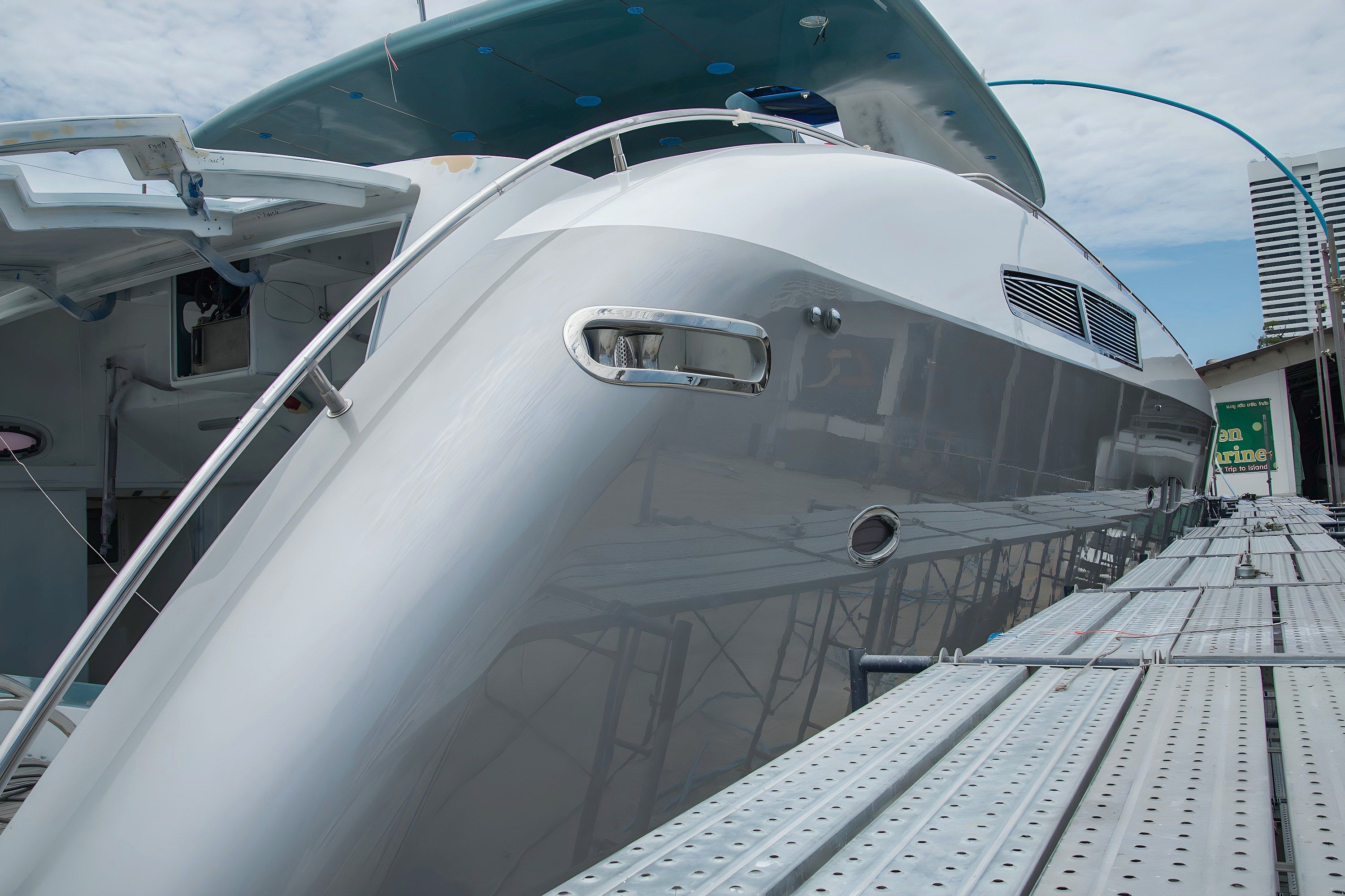 27.1 m motor yacht in Thailand