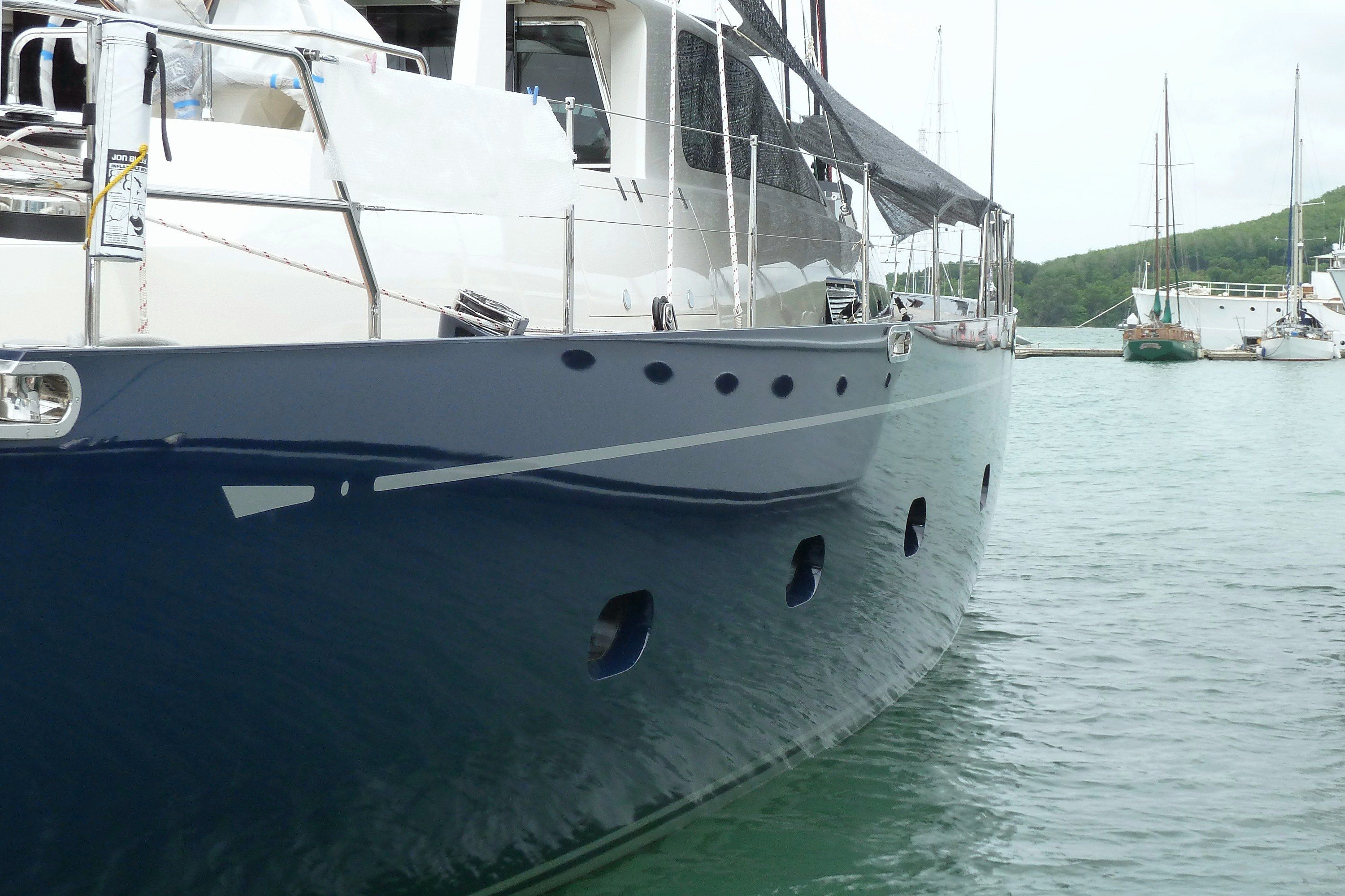 34 m sailing yacht topsides