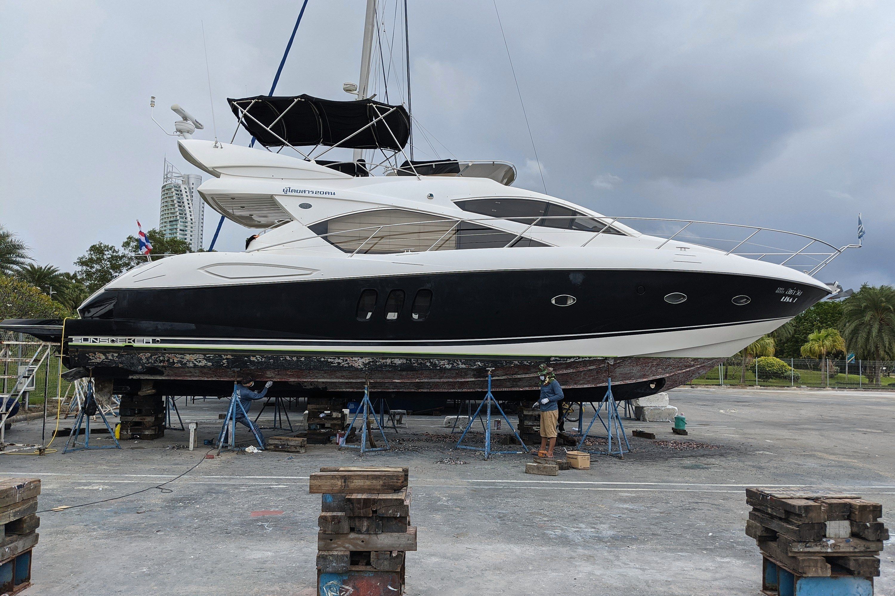 Sunseeker Manhattan 52 on stands in Thailand